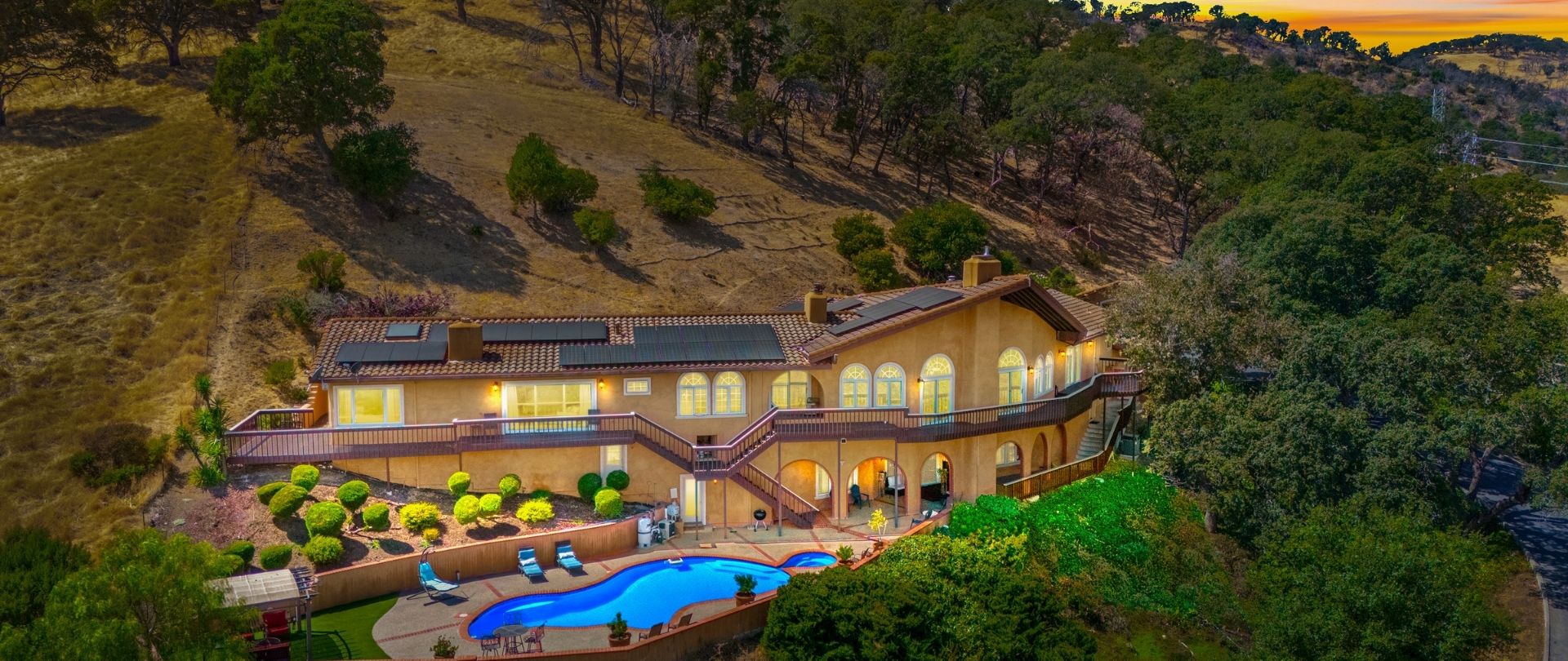 3380 Hidden Valley Ln Featured Banner